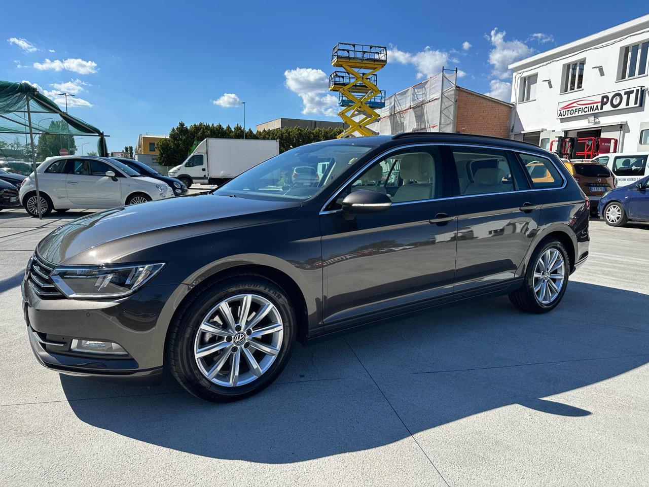 VOLKSWAGEN Passat Variant 2.0 TDI DSG Executive BlueMotion Tech.