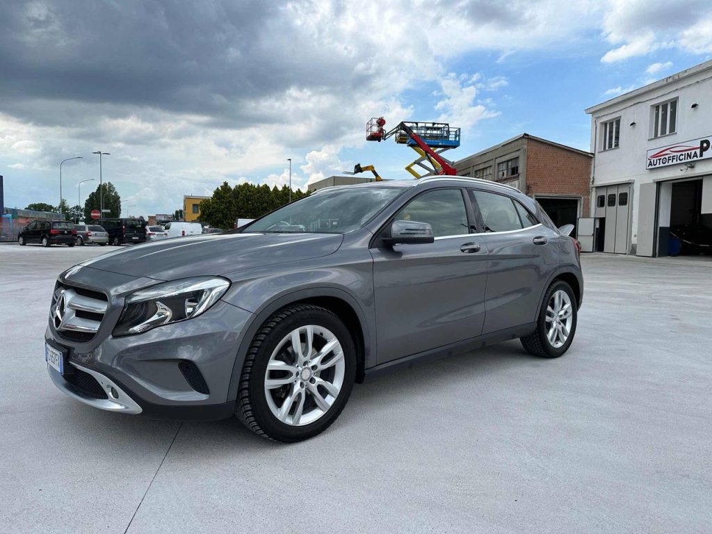 MERCEDES-BENZ GLA 180 usata