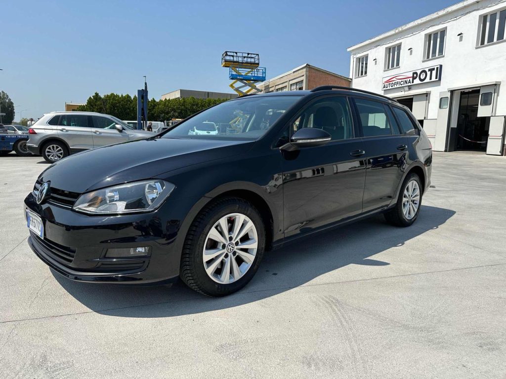 VOLKSWAGEN Golf Variant usata