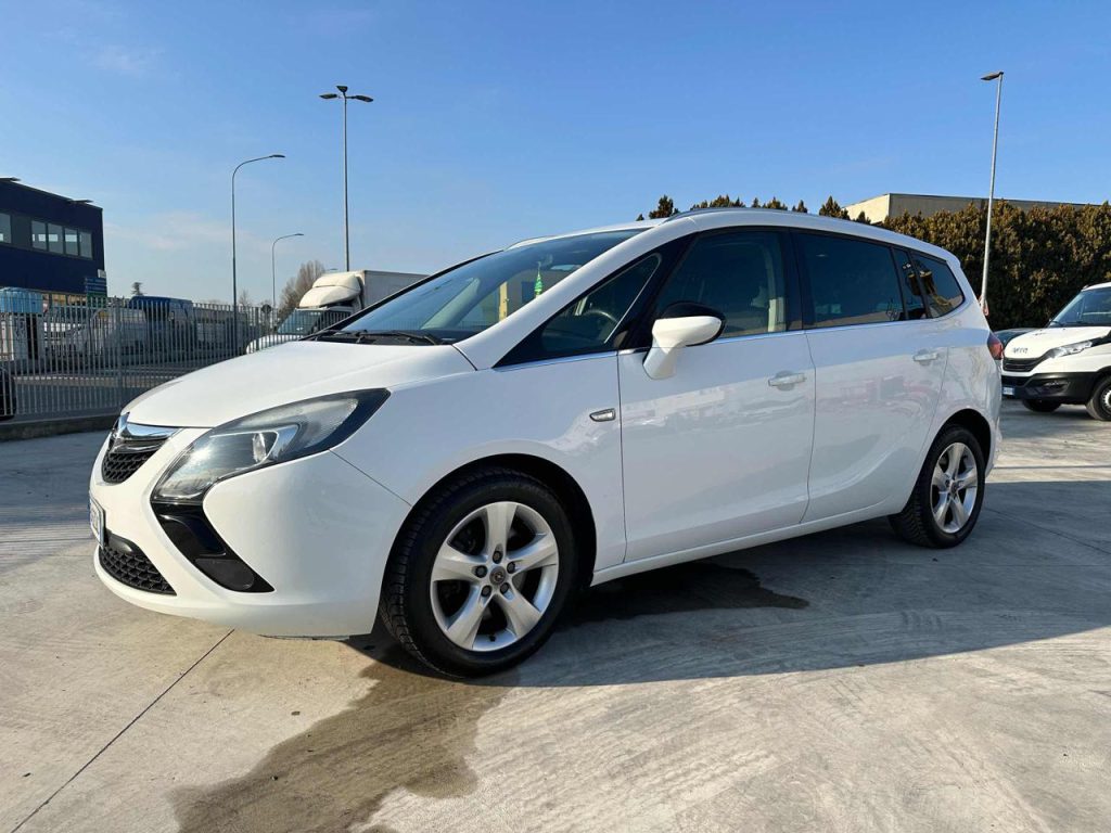 OPEL Zafira Tourer usata