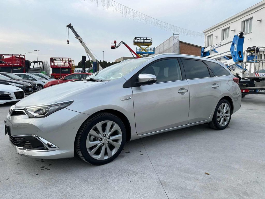 TOYOTA Auris Touring Sports usata