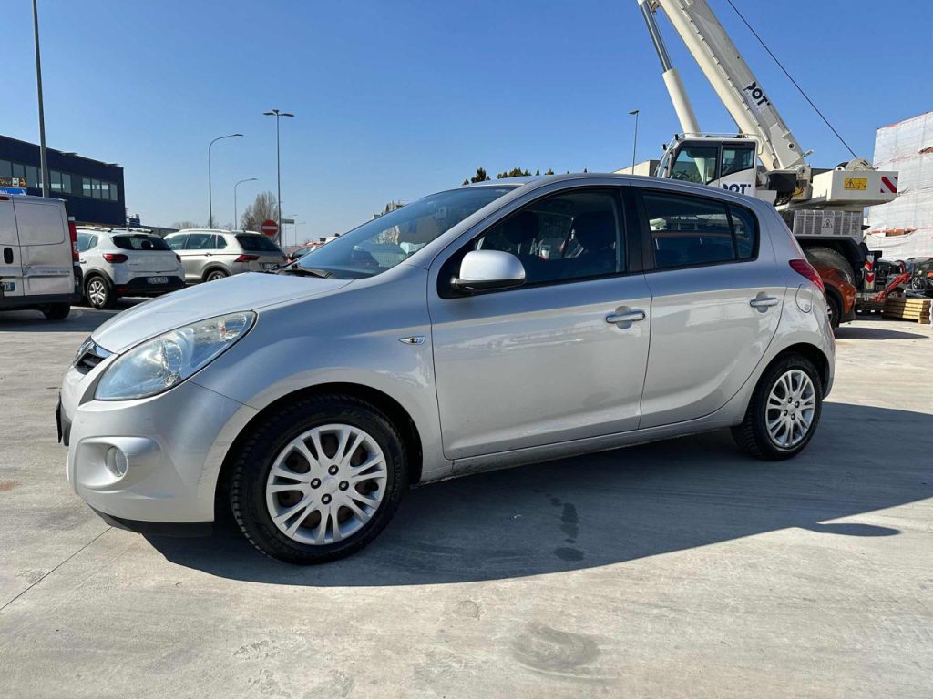 HYUNDAI i20 usata