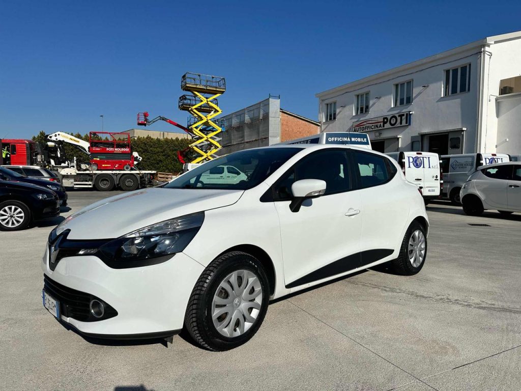 RENAULT Clio usata