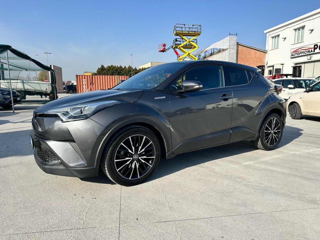 TOYOTA C-HR usata