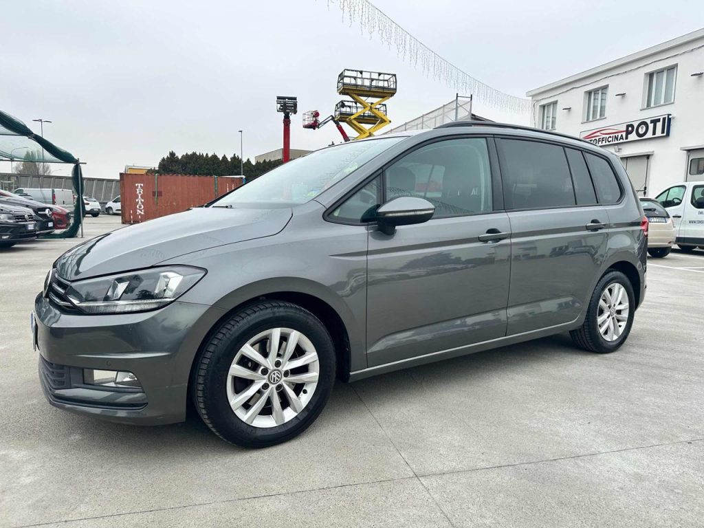 VOLKSWAGEN Touran usata
